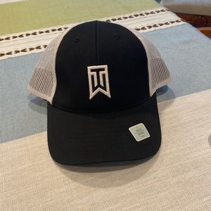 From the Tiger woods collection athletic cap.